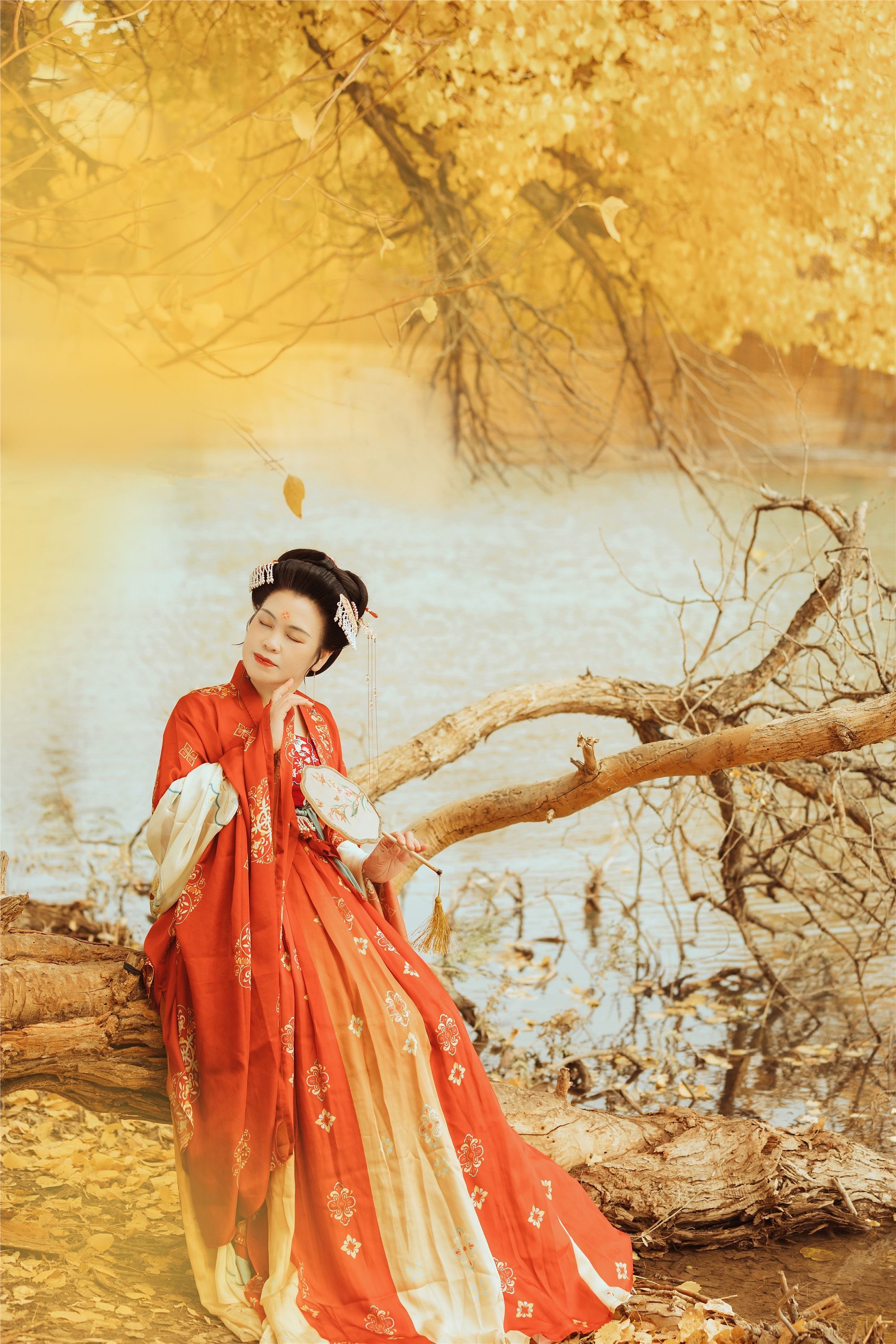 YITUYU艺图语 2021.09.03 岁月不败美人 知秋